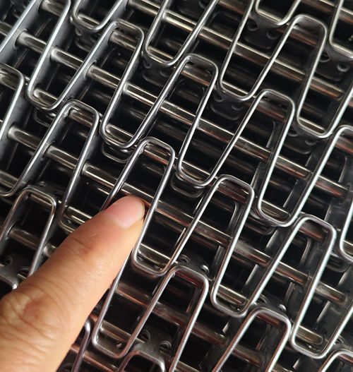 Son şirket haberleri hakkında özelleştirilmiş paslanmaz çelik 304 petek konveyör bandı