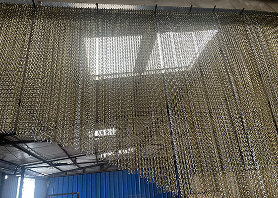 İyi bir fiyat. Dekoratif Asma Alüminyum Metal Örgü Zincir Bağlantı Perdesi ve Aksesuarları çevrimiçi