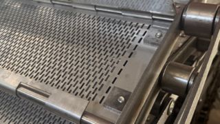 Paslanmaz Çelik Çıta Zincir Bağlantısı Delikli Metal Plakalı Konveyör Bant
