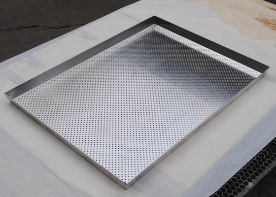 Yuvarlak Delikli 0.8mm Alüminyum Metal Fırın Tepsisi Delikli Kurutma Tavaları